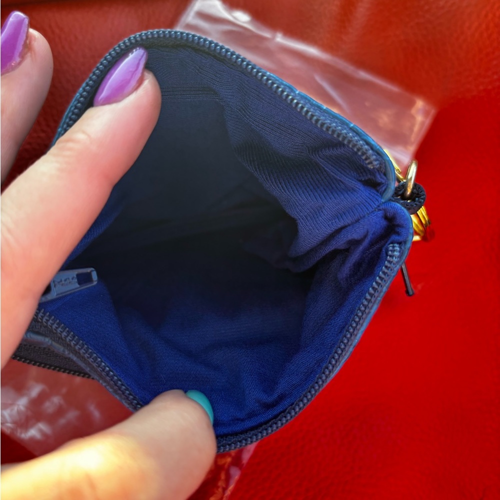 Makeup Junkie Zip It Key Chain Wallet - Picture 2 of 4